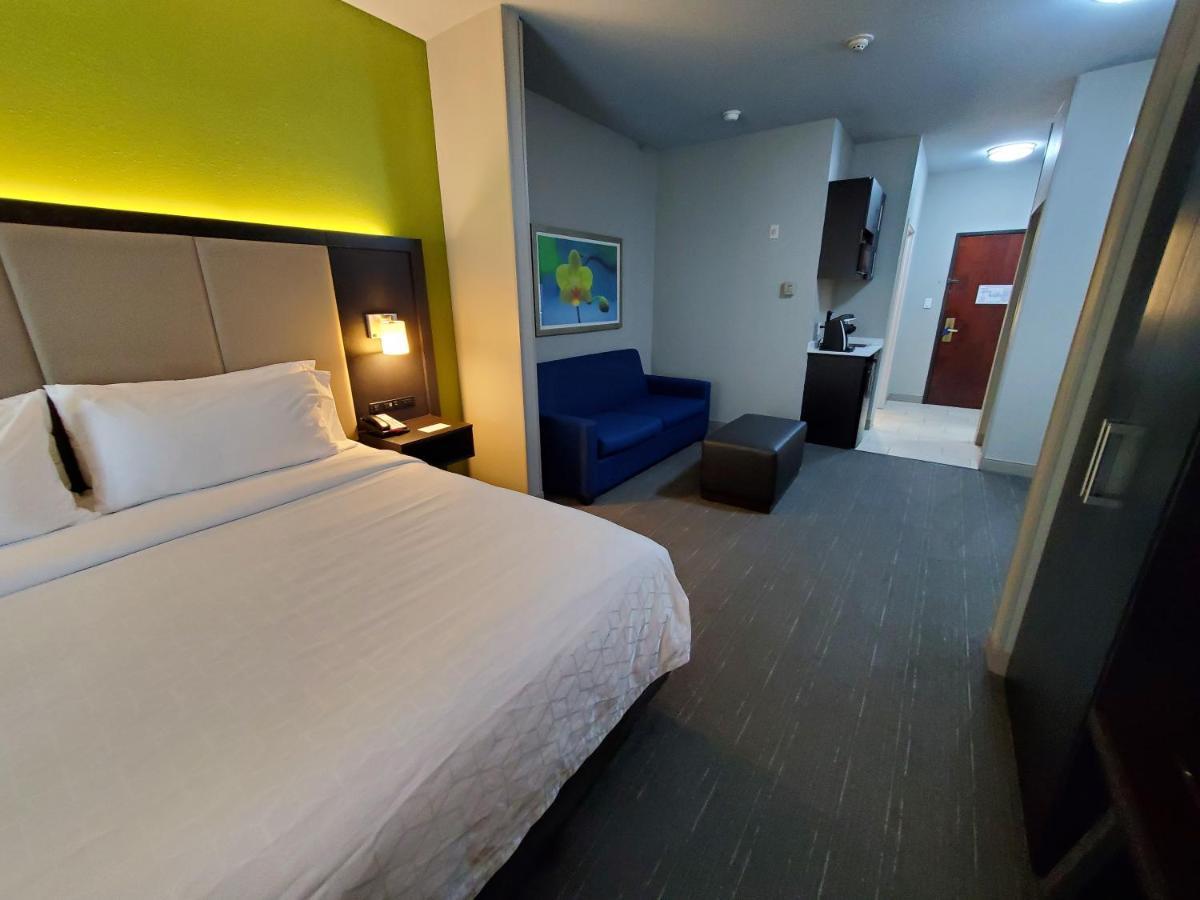 Holiday Inn Express Pearland By Ihg Екстериор снимка