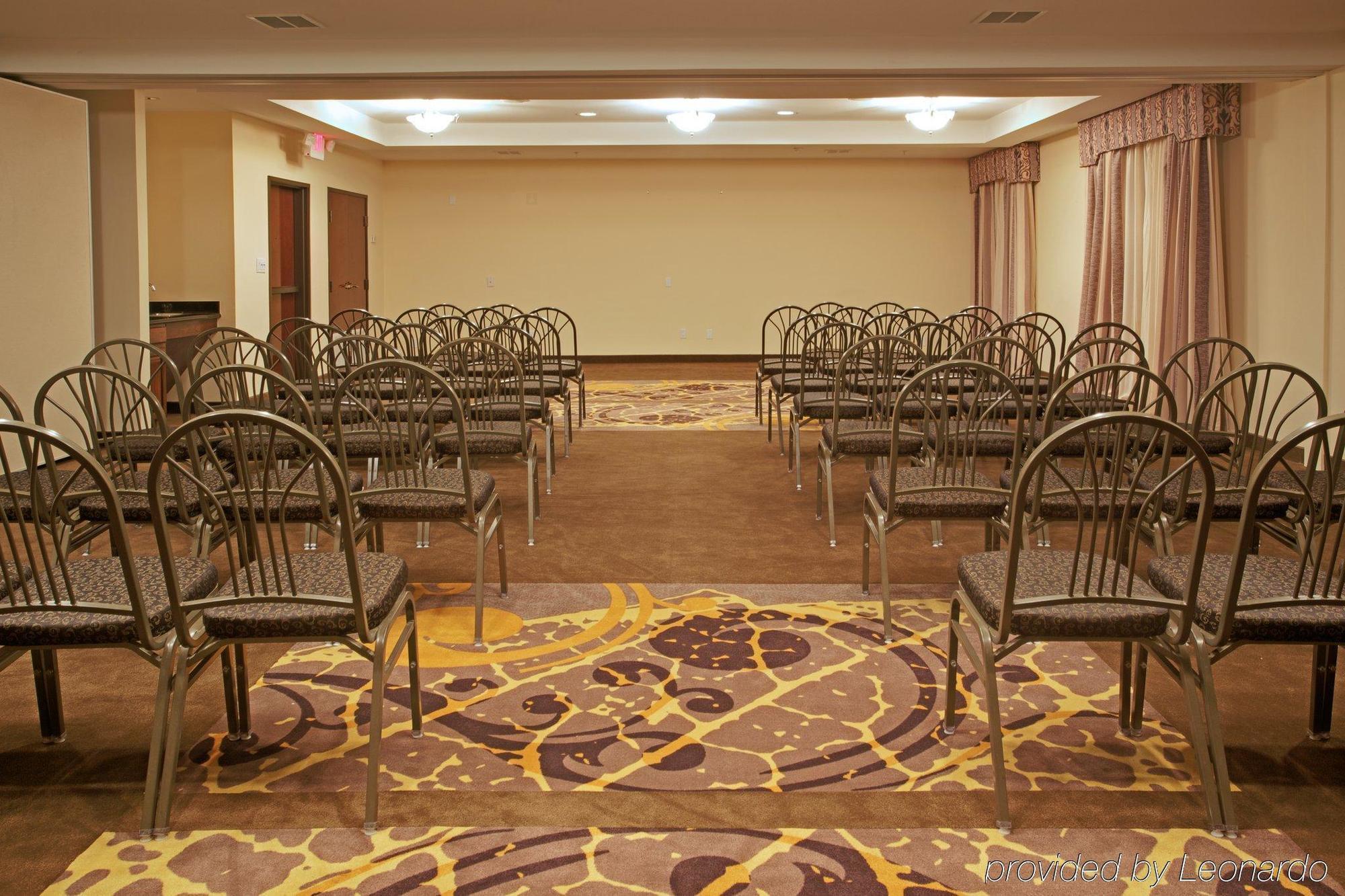 Holiday Inn Express Pearland By Ihg Съоръжения снимка
