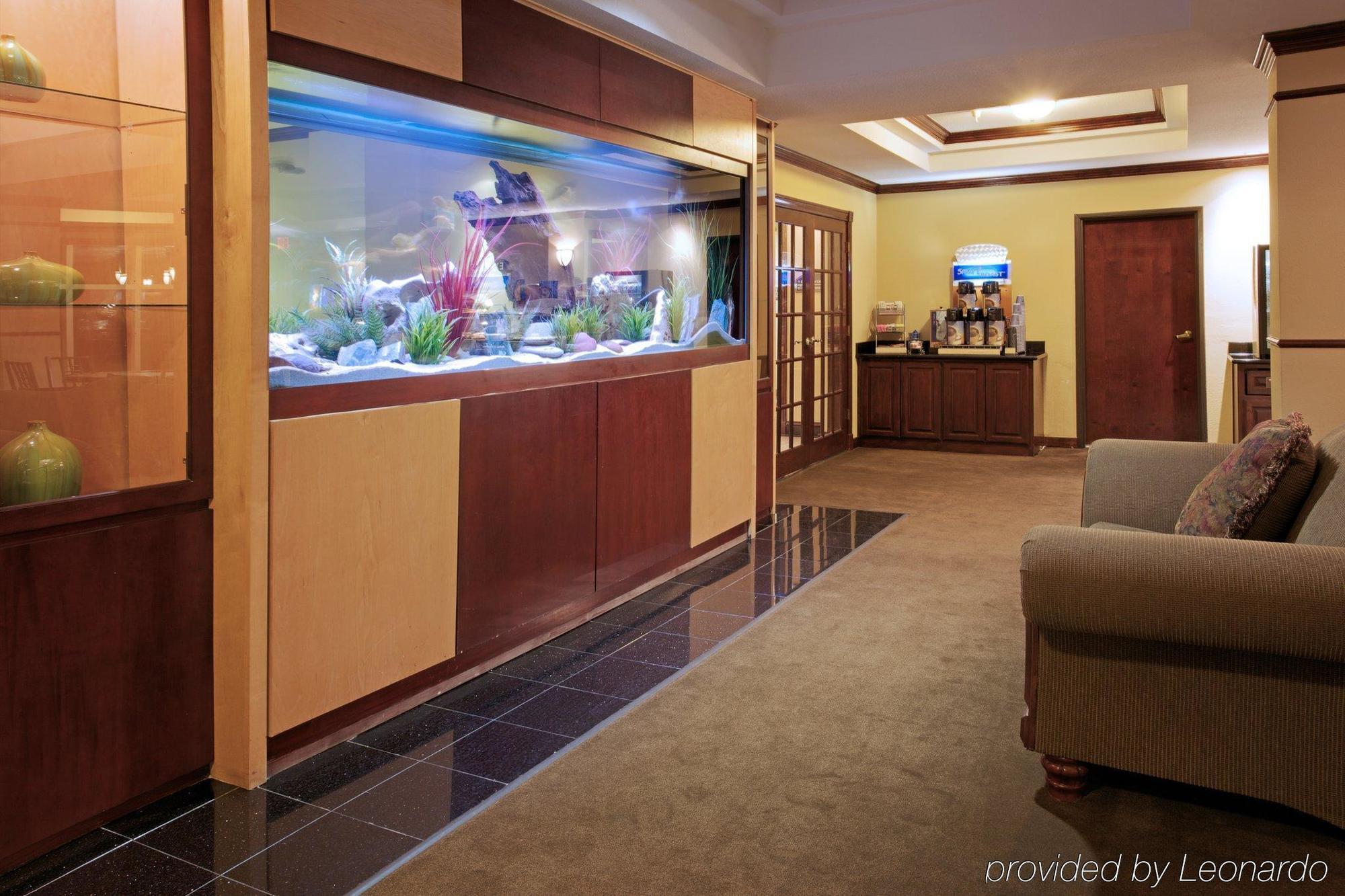 Holiday Inn Express Pearland By Ihg Интериор снимка