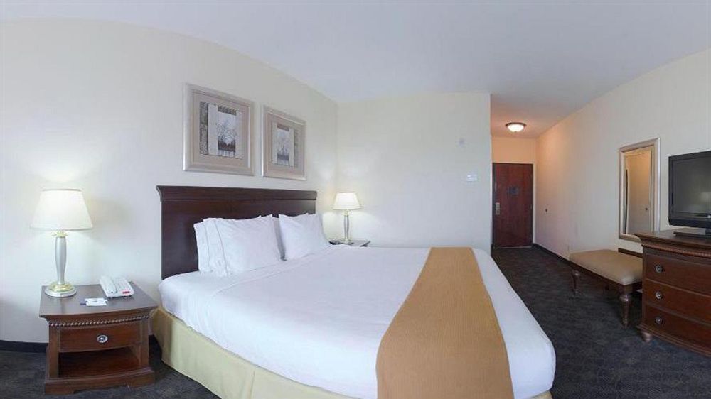 Holiday Inn Express Pearland By Ihg Екстериор снимка