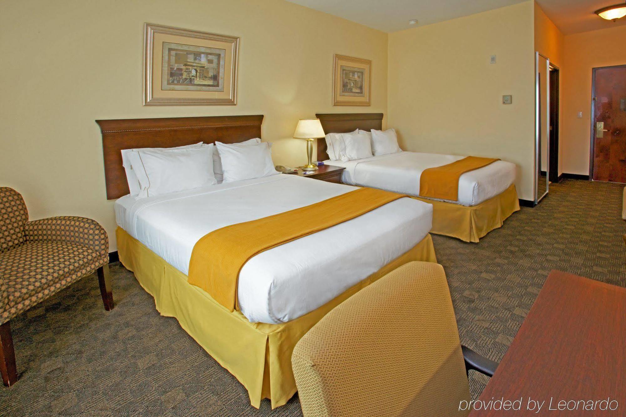 Holiday Inn Express Pearland By Ihg Екстериор снимка