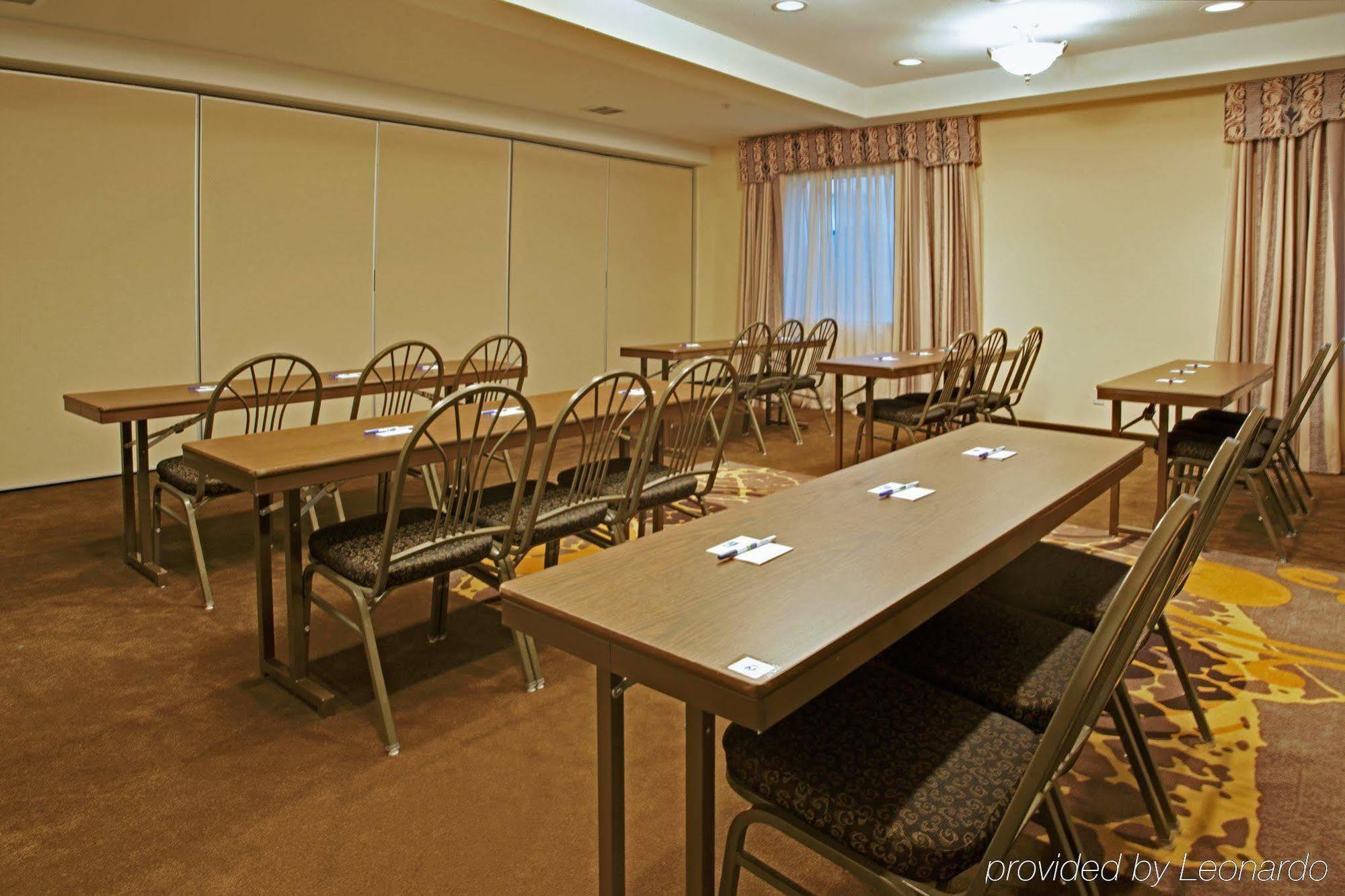 Holiday Inn Express Pearland By Ihg Съоръжения снимка
