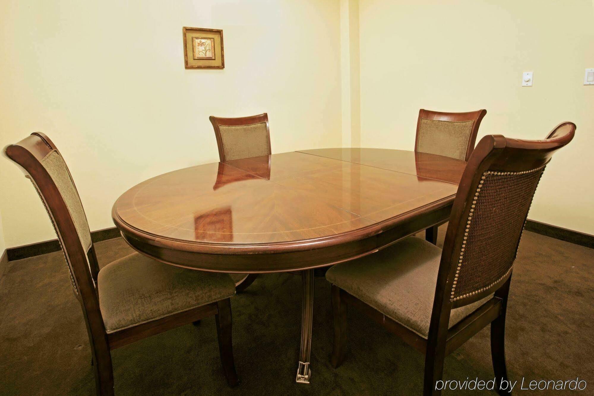 Holiday Inn Express Pearland By Ihg Интериор снимка